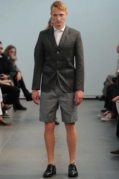 Look 11